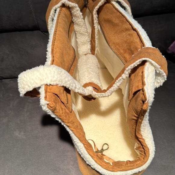 NWOT Koolaburra by UGG Faux Suede and Sherpa Pet Carrier Sherpa bag - Picture 8 of 9